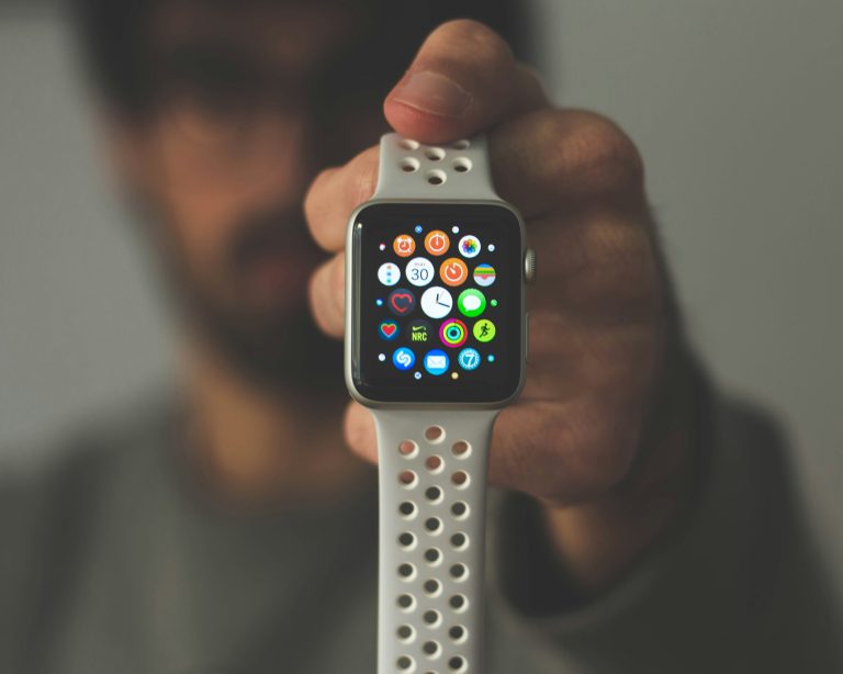 découvrez la gamme apple watch, des montres connectées alliant design élégant et fonctionnalités avancées pour une expérience unique au poignet.