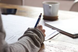 découvrez les parcours académiques et les formations nécessaires pour devenir cardiologue. informez-vous sur les étapes clés de l'éducation, les spécialisations et les compétences essentielles pour exceller dans ce domaine médical vital.