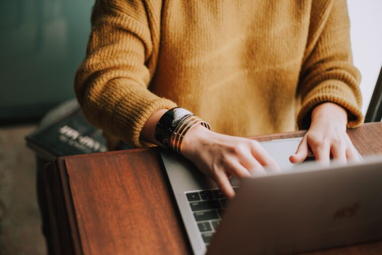 découvrez la simplicité et la sécurité du service de banque en ligne. accédez à vos comptes, effectuez des transferts et gérez vos finances où que vous soyez, 24/7.