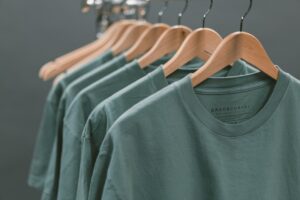 découvrez notre gamme de vêtements de travail alliant confort, durabilité et style. idéale pour les professionnels, notre sélection de workwear vous offre une protection optimale tout en vous permettant de rester à la mode dans votre environnement de travail. équipez-vous avec des pièces robustes et fonctionnelles pour affronter toutes vos tâches quotidiennes.