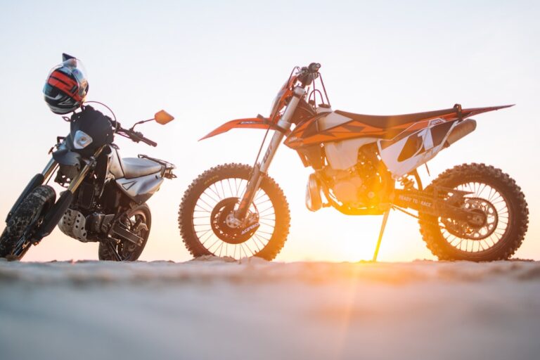 découvrez tout ce que vous devez savoir sur le coût des motos en fonction de leur cylindrée. comparez les prix des différentes catégories de motos et explorez les options adaptées à votre budget. obtenez des conseils pour maîtriser les dépenses liées à l'achat et à l'entretien de votre moto.