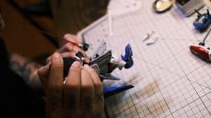 découvrez le rôle clé d'un designer mécanique, alliant créativité et technique pour concevoir des pièces et systèmes innovants. explorez les compétences nécessaires, les outils utilisés et les perspectives de carrière dans le domaine du design mécanique.
