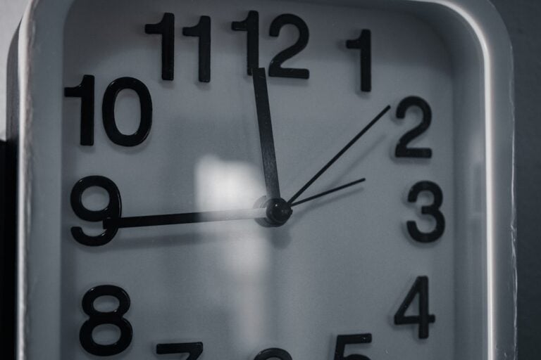 découvrez notre outil pratique pour convertir facilement des minutes en heures, secondes et autres unités de temps. simplifiez vos calculs et optimisez votre gestion du temps avec notre convertisseur en ligne.