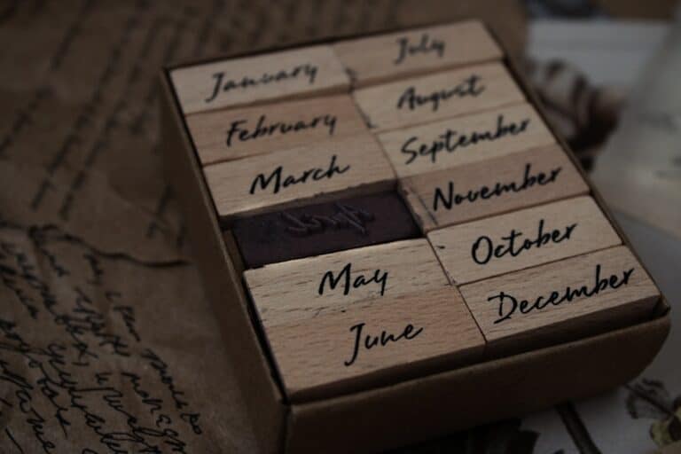 découvrez la signification, l'origine et l'histoire des mois de l'année. apprenez tout sur chaque mois, leurs particularités et comment ils rythment notre calendrier au quotidien.