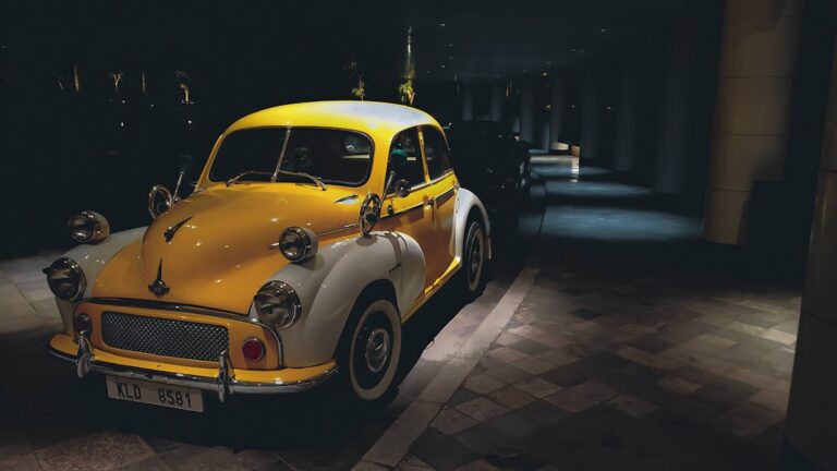 découvrez la renault mascott, utilitaire robuste et polyvalent, idéal pour les professionnels recherchant fiabilité, performance et capacité de chargement. informations techniques, avis et conseils d’achat.