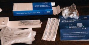 découvrez combien de temps dure une infection urinaire, les facteurs influençant sa durée, ainsi que les conseils pour accélérer la guérison et prévenir les récidives.