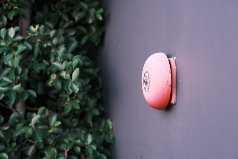 découvrez les prix des alarmes de sécurité domestique et protégez efficacement votre maison avec des solutions adaptées à votre budget.