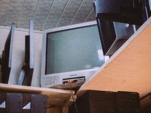 découvrez notre sélection d'écrans monitors de différentes tailles pour améliorer votre expérience visuelle, que ce soit pour le travail, le gaming ou le divertissement.